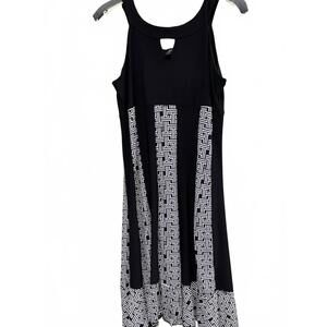 NEW FASHQUE women's gored dress in black/white